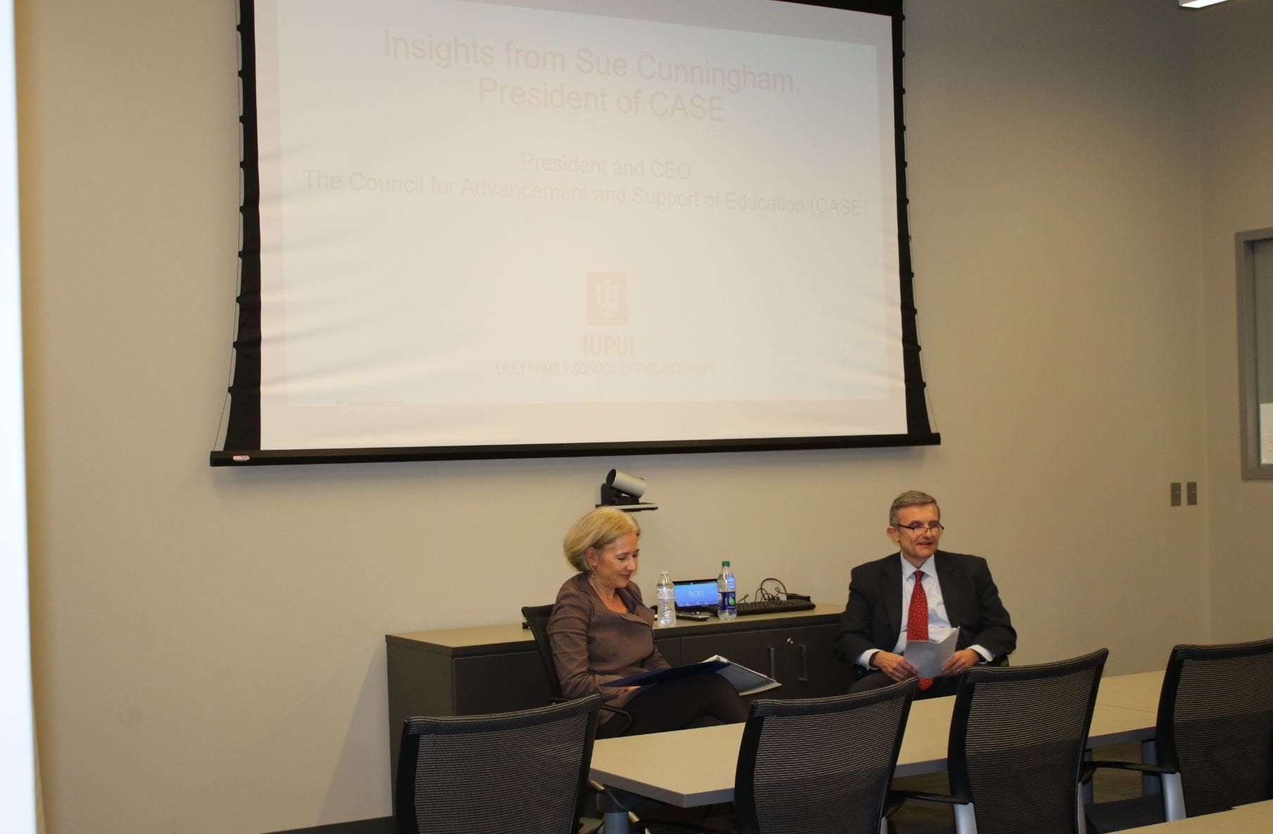 Sue Cunningham and Dean Amir Pasic discuss higher education fundraising. 